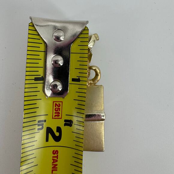 AJC Vintage Cat in Gift Box Brooch Gold Tone Christmas Holiday Pin - Picture 4 of 4